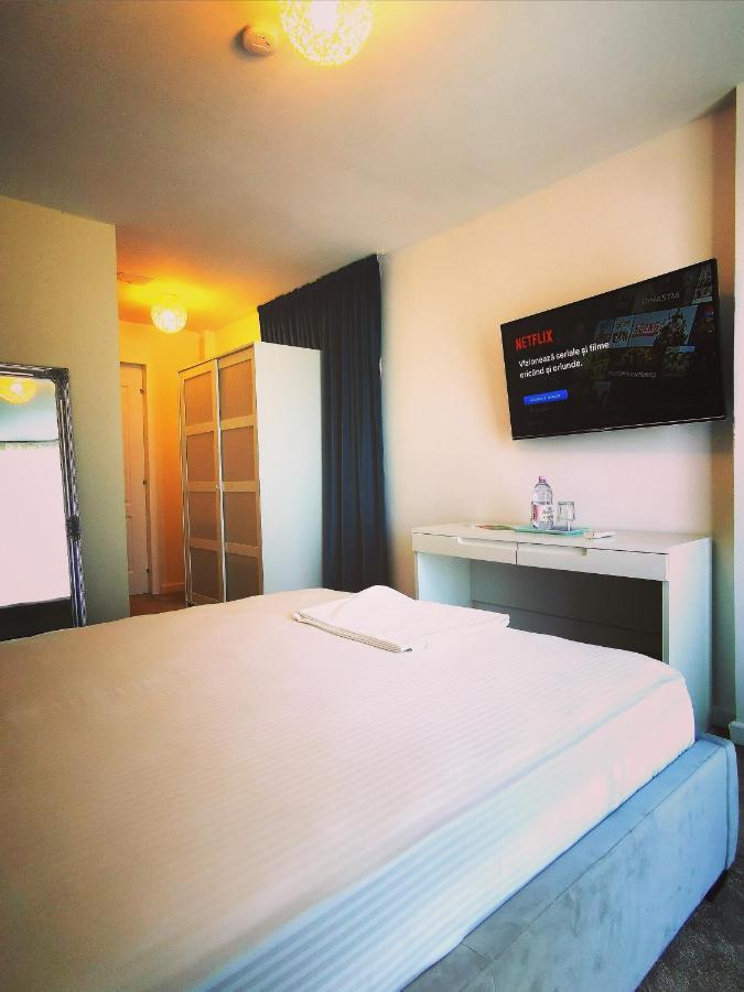 Hypnotique Hotel Navodari Bagian luar foto