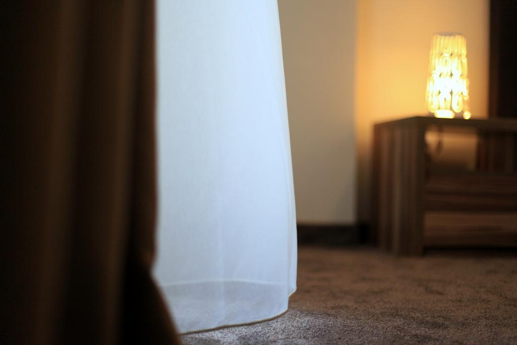 Hypnotique Hotel Navodari Bagian luar foto